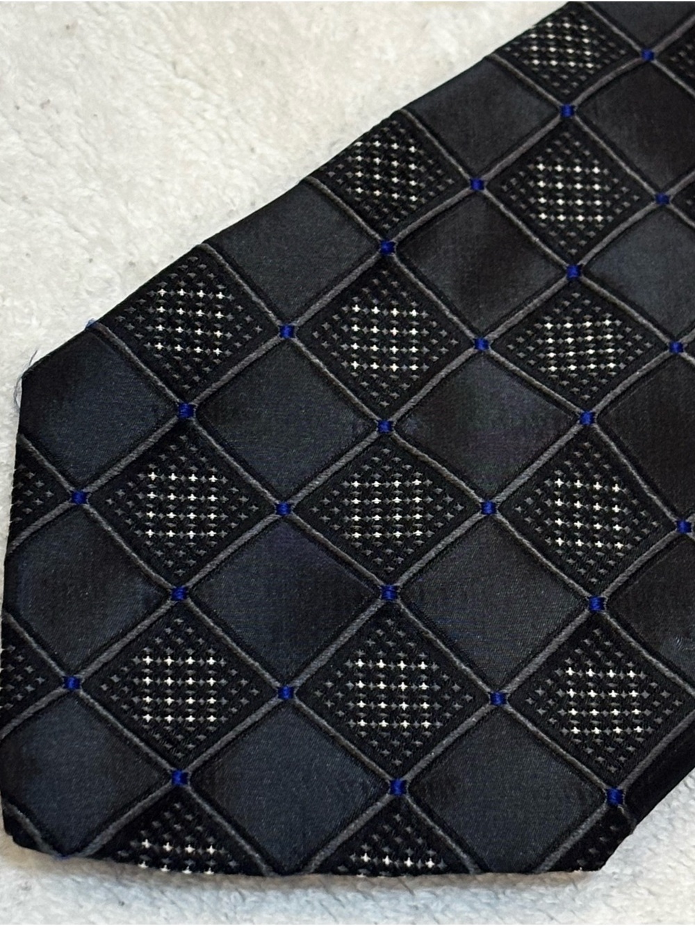 Brand New Stylish Tie By Bernini Of Beverly Hills
